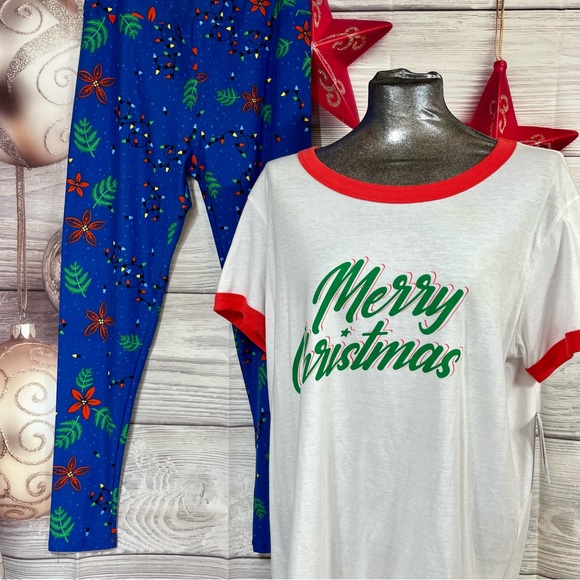 LuLaRoe 2XL Christmas Liv top with TC Christmas leggings - Picture 3 of 14